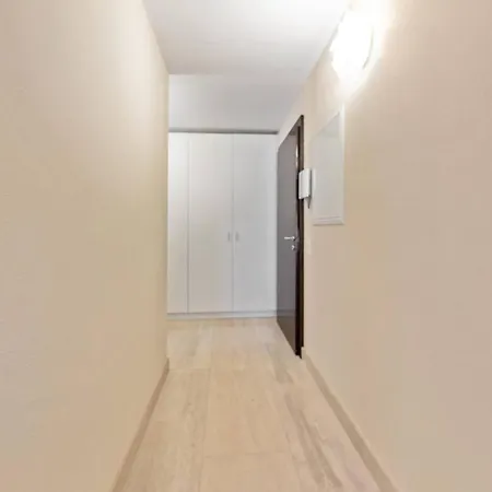 Luxurious With Views דירה