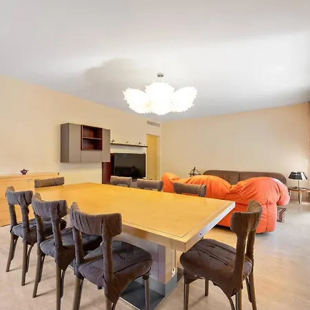 Апартаменти Luxurious With Views