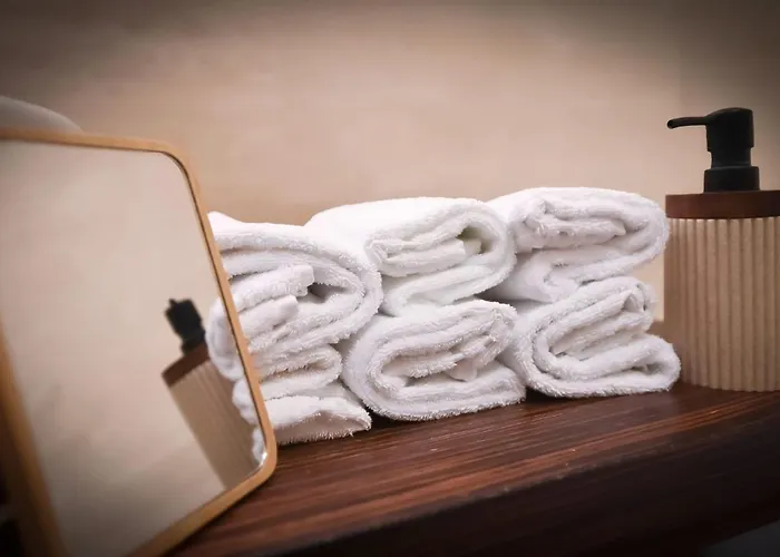 Luxurious With Views 아파트 *